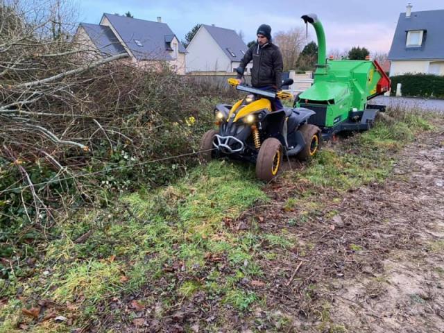 Travaux de broyage situe entre Caen et la cote de nacre 