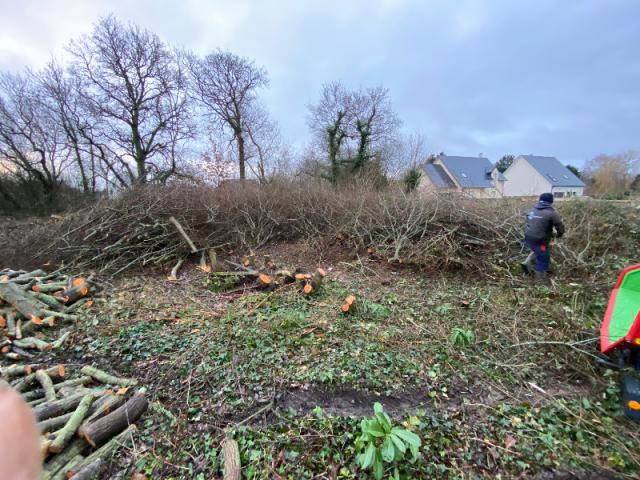 Travaux de broyage situe entre Caen et la cote de nacre 