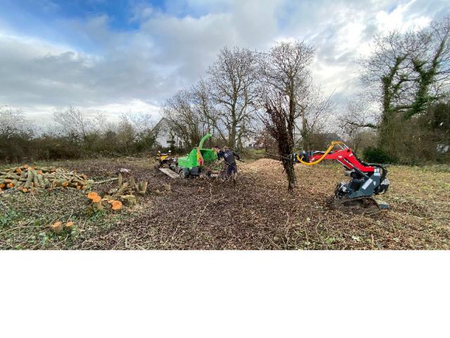 Travaux de broyage situe entre Caen et la cote de nacre 